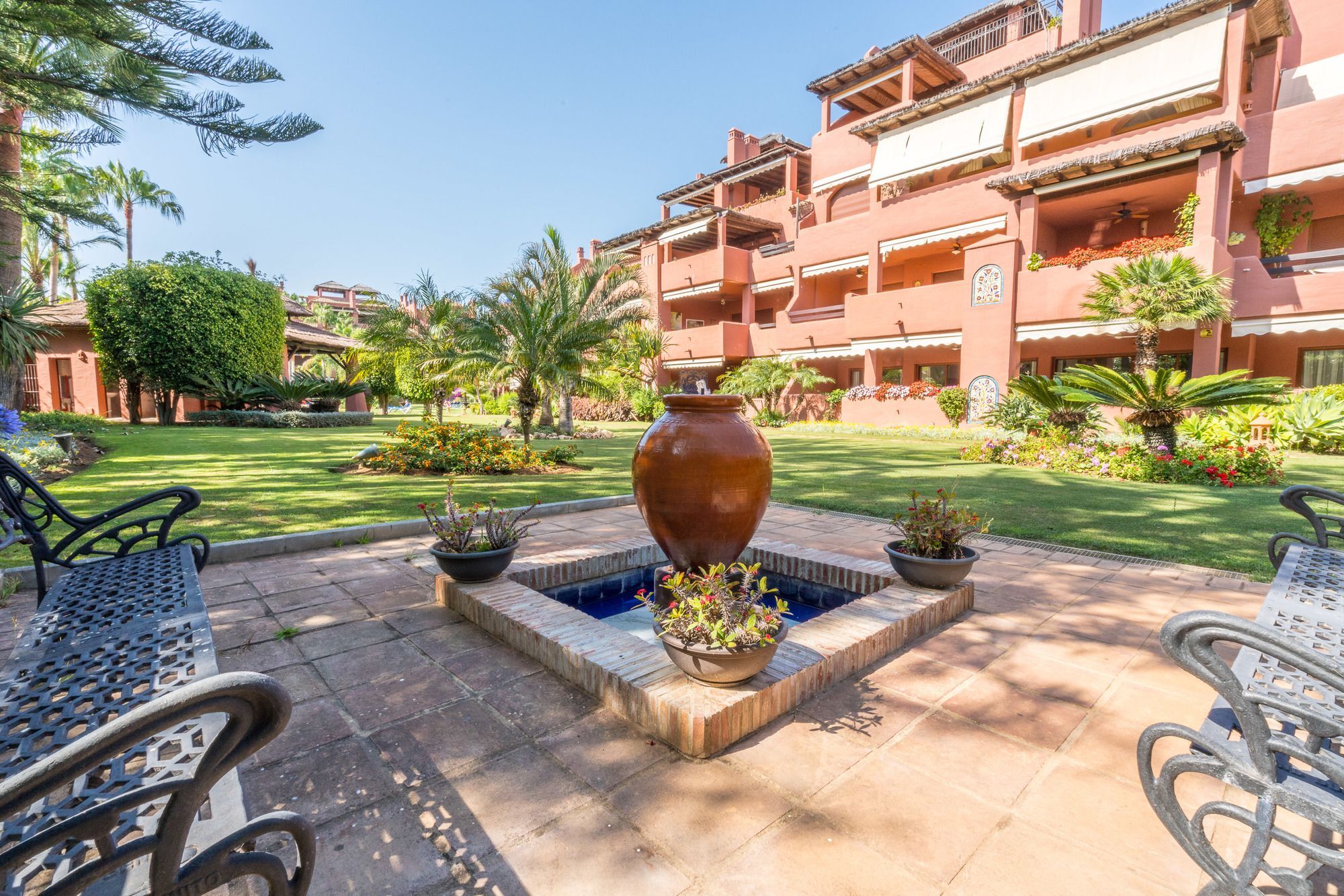 The Grand Oasis Estepona Marbella Exterior photo